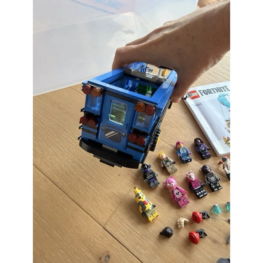 LEGO Battle Bus Fortnite Set 77073, Released 2024